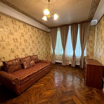 Печерський узвіз, 19