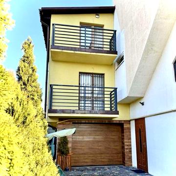 Продаж квартири-будинку з гаражем і подвірʼям | Рясне-Руське