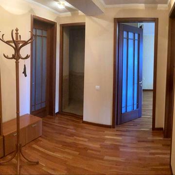 Слам 3х комнатную квартиру в центре