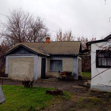 Продається будинок з усіма зручностями та жилою літнею кухнею.