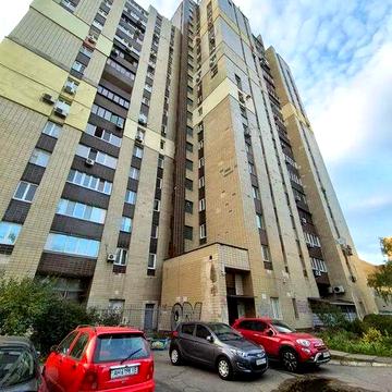 Дніпровська набережна 7