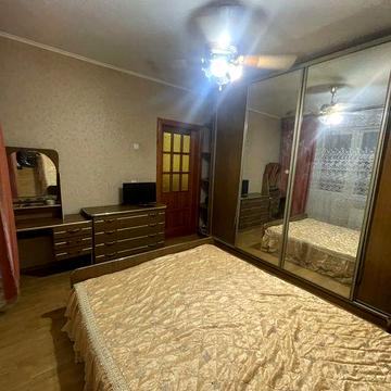 Здається в Оренду 3-х кімнатна квартира біля Велмарту