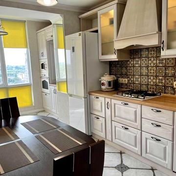 Володимирська вул., 3