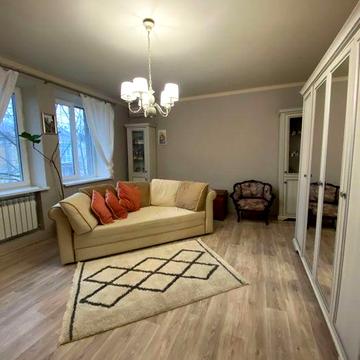 ТОРГ продам 2 кім.кв. ЦЕНТР, вул.Чернишевська,сталінка З/Б!!перекриття