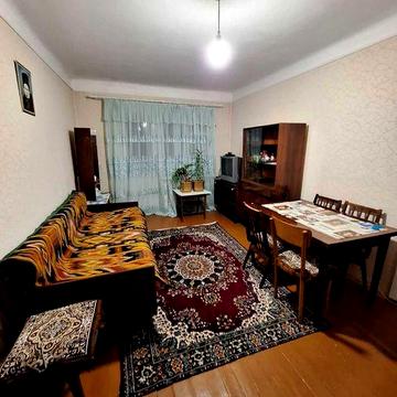 Здається 2 к квартира -тихий центр- дуже тепло