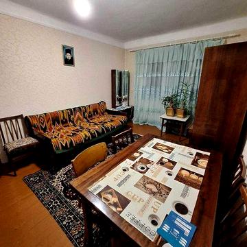 Здається 2 к квартира -тихий центр- дуже тепло