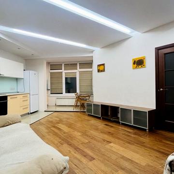 Василя Касіяна вул., 2/1