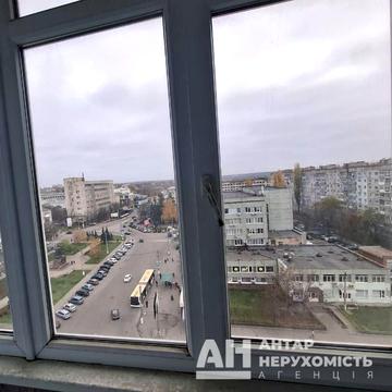 Набережна вул., 4