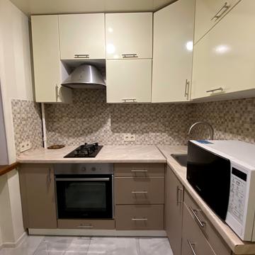 Привокзальна вул., 10/1