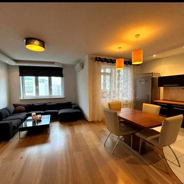 Дніпровська набережна вул., 23