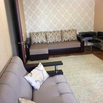 Продам 1 к.квартиру возле метро, Сосновая горка по ул. Новгородская