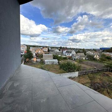 Мінімальне оформлення! Центр Гостомеля! Школа з вікна! Без комісії!