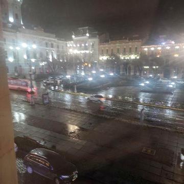 Оренда 1-к на центральній площі.