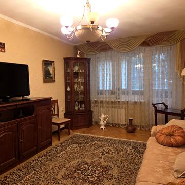 Михайла Омеляновича-Павленка вул. (Суворова), 11