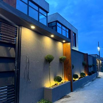 Єнісейська вул., 7