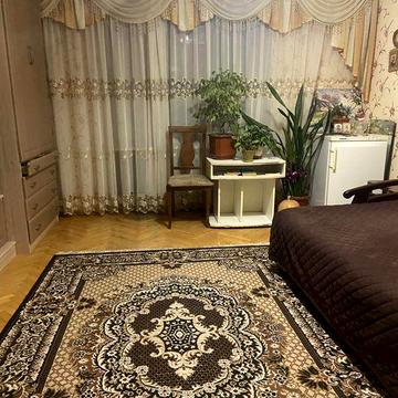 Продаж 4-х кімн. квартири в зеленому місці ДВРЗ, вул. Бородіна