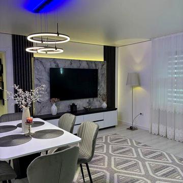 Продається простора 3-кімнатна квартира в місті Тячів