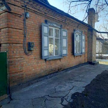 Продам частину будинку в м. Знамянка.