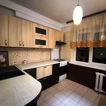 Автозаводська вул., 25