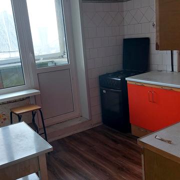 Борщагівська вул., 12