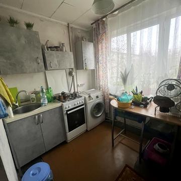 Леся Курбаса просп., 18