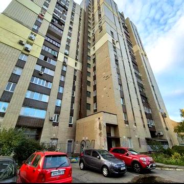 Дніпровська набережна вул., 7