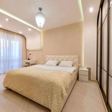 Феодосійська вул., 1