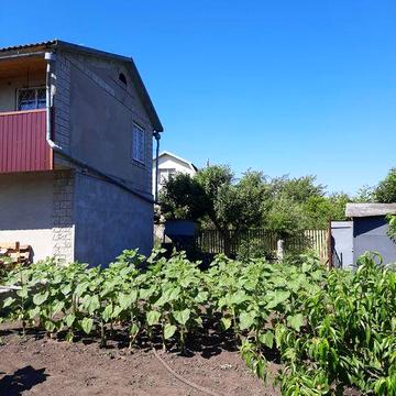 Продам  дачу. Заміський  будинок