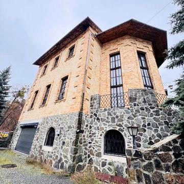 Два будинка, 13 соток в Ірпіні, вул. Соборна/Шкарівських.