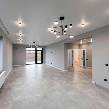 Новий стильний будинок