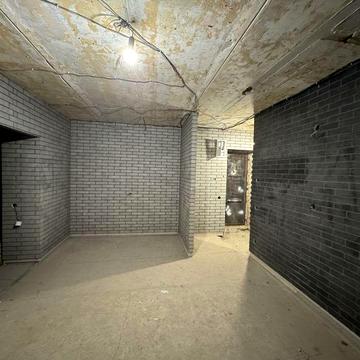 Двокімнатна у центрі пр.Металургів