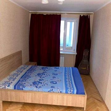 простора 2-кімнатна метро Вокзальна, Липківського (Урицького) 21