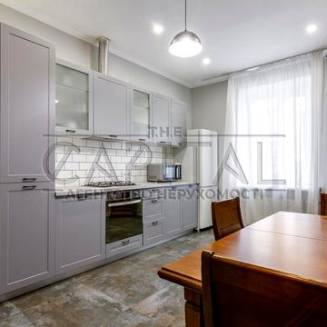 Бессарабська пл., 7-А