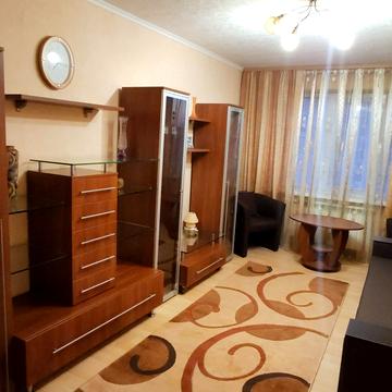 Оболонська пл. (Дружби Народів СРСР), 5