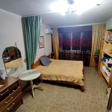 Захисників України вул. (1-го Травня), 4