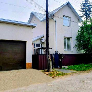 Здається 4-х кімнатний БУДИНОК в ЦЕНТРІ міста р-н вул. ГЕРОЇВ МАЙДАНУ.