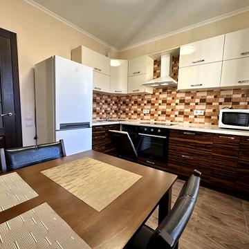 Бориса Гмирі вул., 16