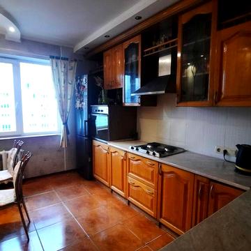 Здам 2к .Харківський масив.метро Позняки Драгоманова 12 +.ПАркомісце