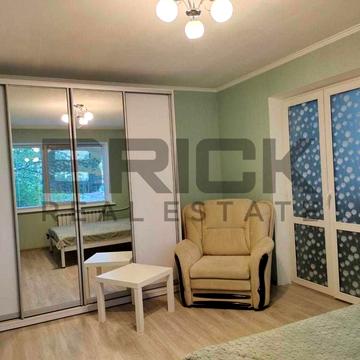 Романа Шухевича просп. (Генерала Ватутіна), 4