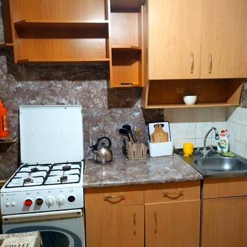 Сдам 1 комнатную кв. Дворец Спорта 4500+ свет