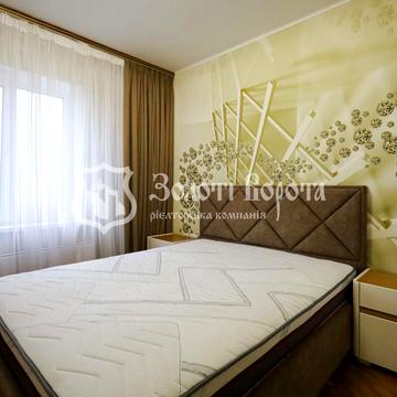 Ревуцького вул., 13