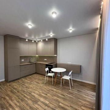 Продам стильну квартиру біля набережної