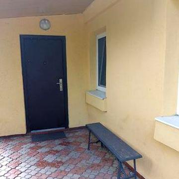 Здам пів будинку