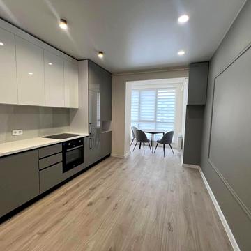 Студенська, 28