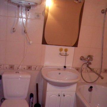 1 ком.кв.Бочарова-газ-2 этаж-можно с ребёнком-свободна-ключи-район.