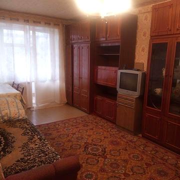 Сдам 2х.ком.квартиру на Типографии.