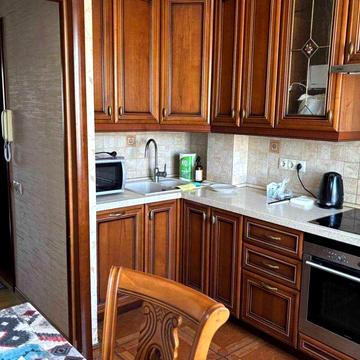 Оболонський 23-а.,3-кімн. ремонт для себе, метро"Мінська" 2 хв. пішки.