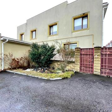 Щаслива вул., 36