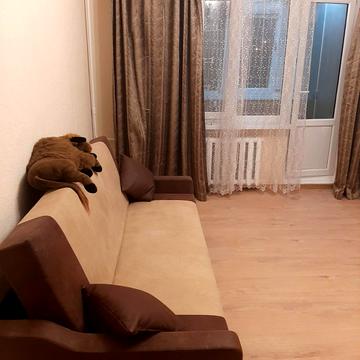 Оболонська пл. (Дружби Народів СРСР), 8