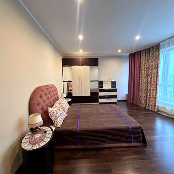 Олександра Мишуги вул., 12